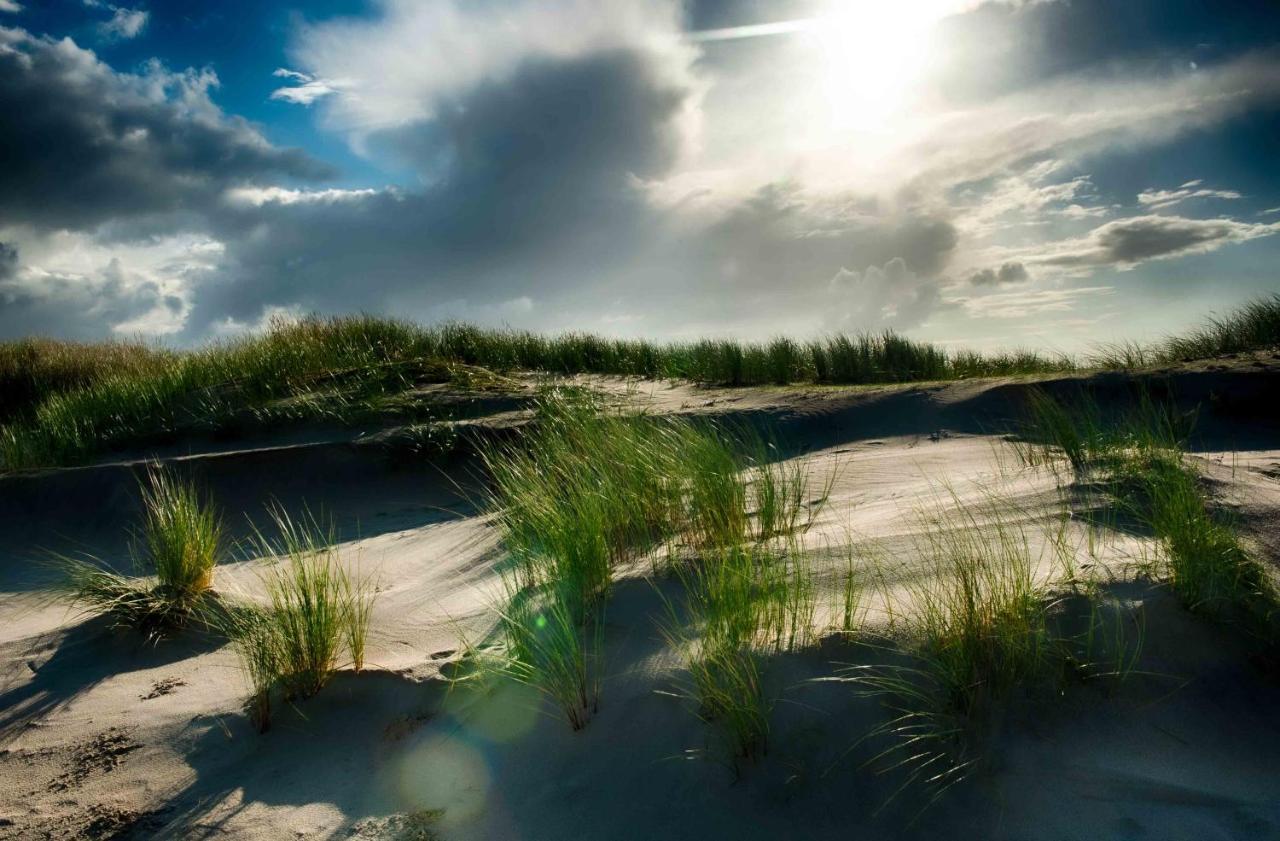 Insellandhotel Michaelsen Borkum Island Exterior photo