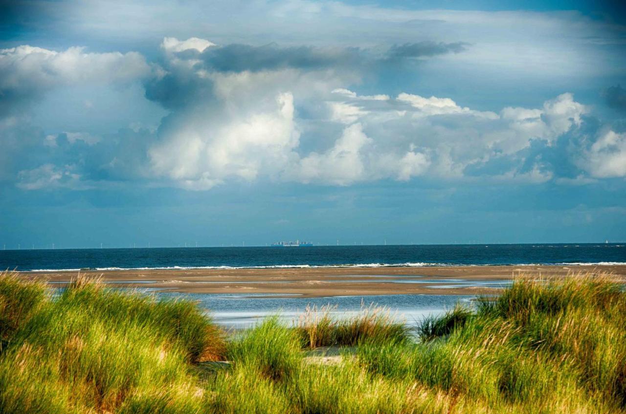 Insellandhotel Michaelsen Borkum Island Exterior photo